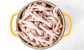 پا مرغ تازه و سالم با نظارت بهداشتی